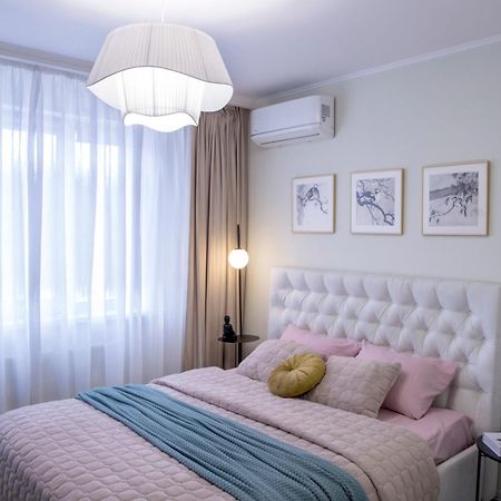 Апартаменты Металлист Посуточно Люкс Kharkiv Bagian luar foto